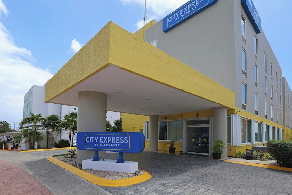 City Express by Marriott Cancun 61/68