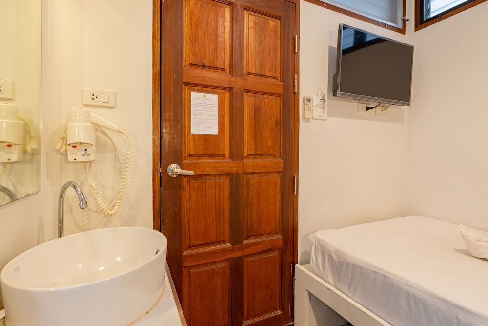 B House Chiangmai Hotel 49/50