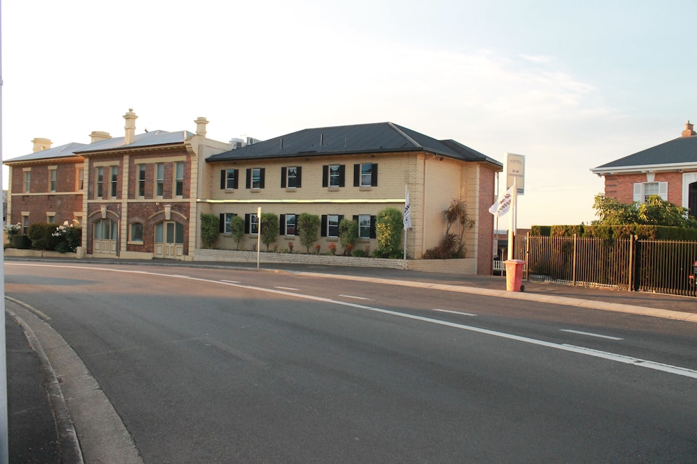 Coach House Launceston 46/52