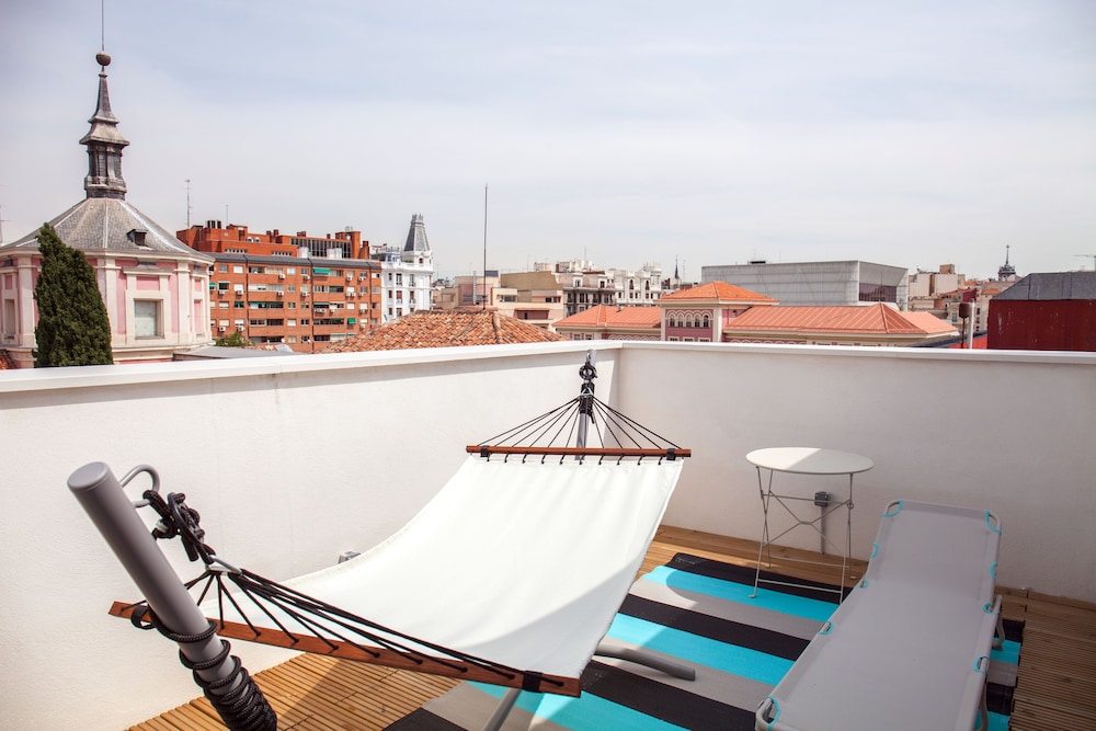 Bastardo Hostel 51/61