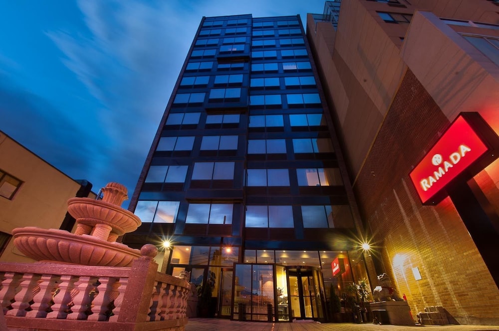 Ramada by Wyndham Flushing Queens 1/35