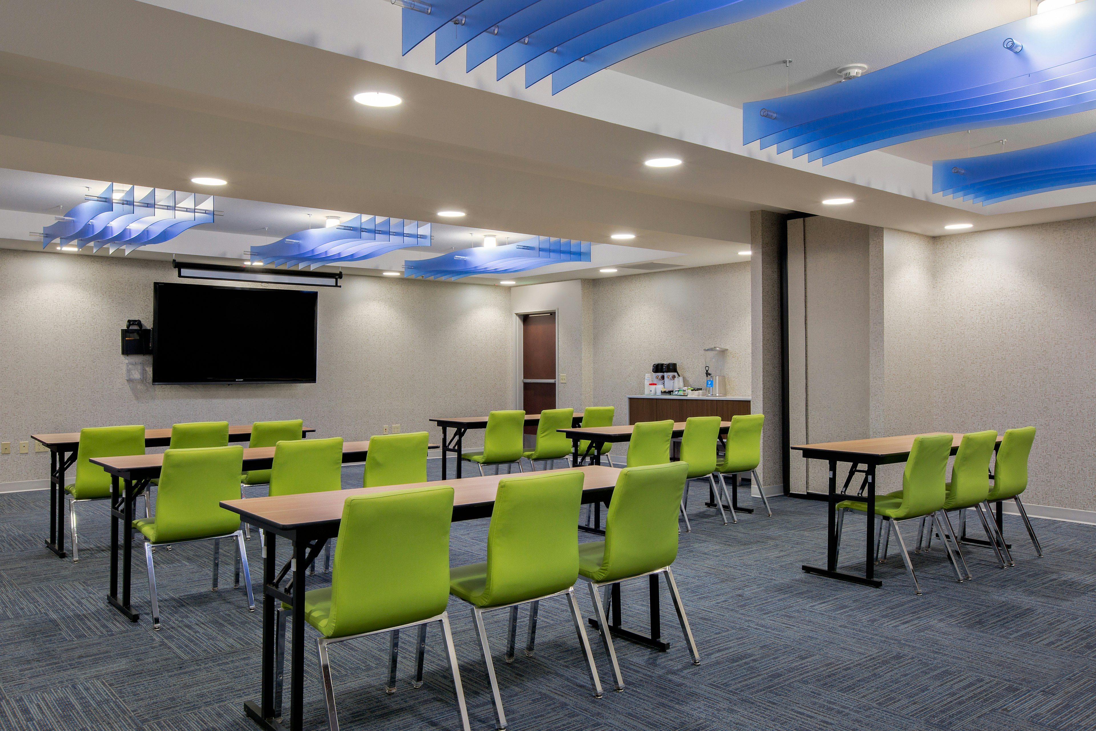 Holiday Inn Express Hotel And Suites Ontario 53/61