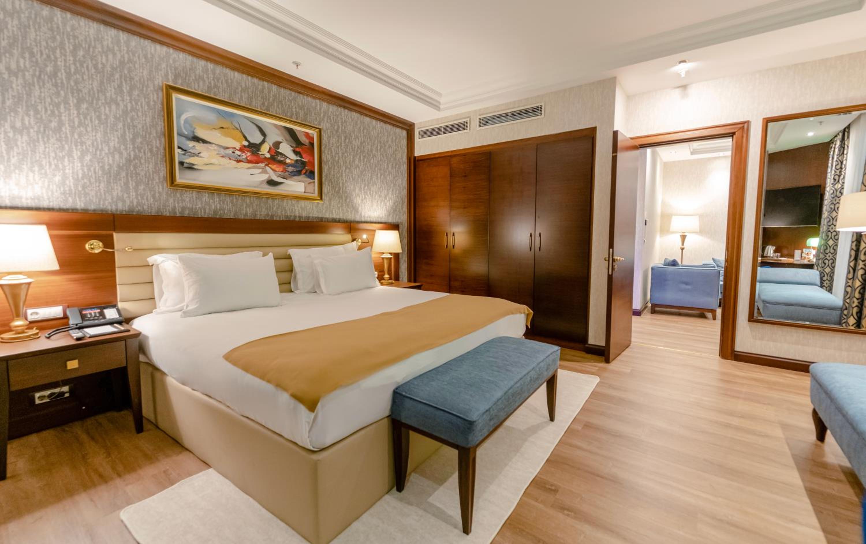 Wellborn King Suite، Wellborn Luxury Hotel 4/9