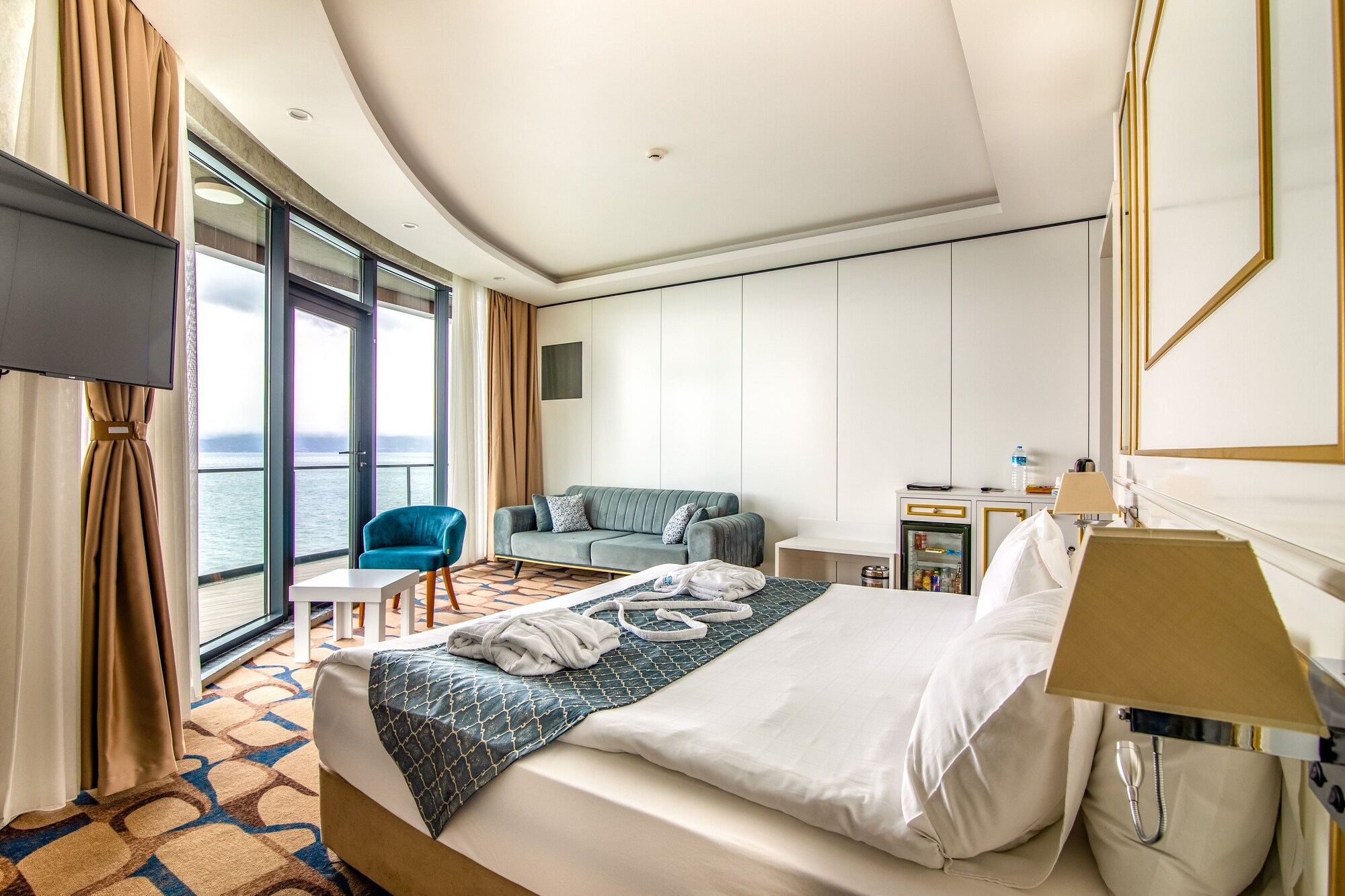 جناح تنفيذي بسرير كينج بإطلالة على البحر، Blue Mudanya Hotel 8/10