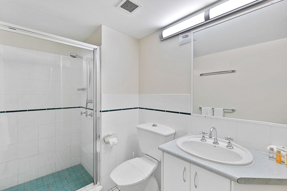 WHITE CREST LUXURY APARTMENTS 43/50