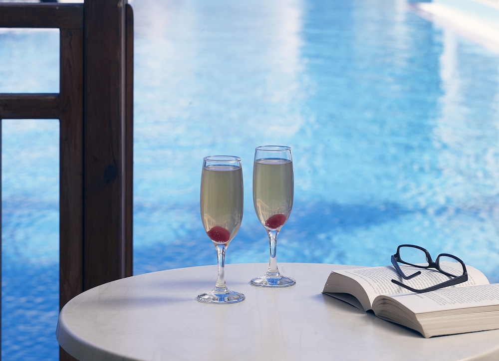 Roda Beach Resort & Spa photo2