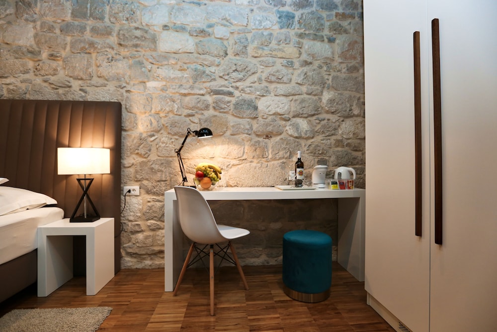 Riva Luxury Rooms 59/79
