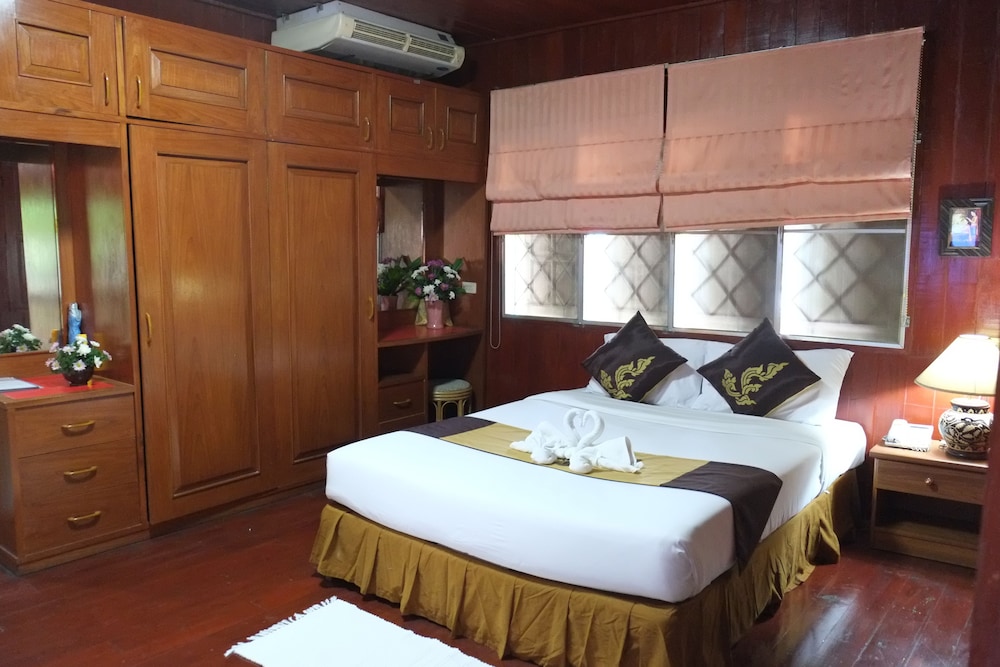 Thai, Bungalow, Double Bed