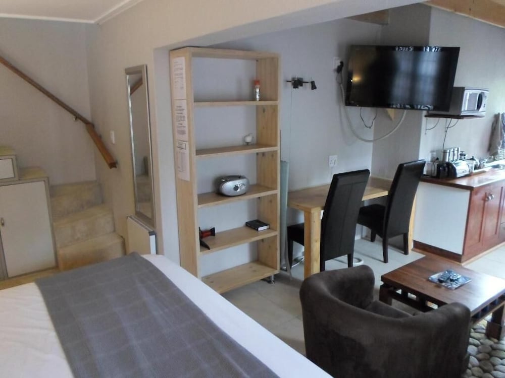 Bed And Breakfast In Waterkloof 24/50