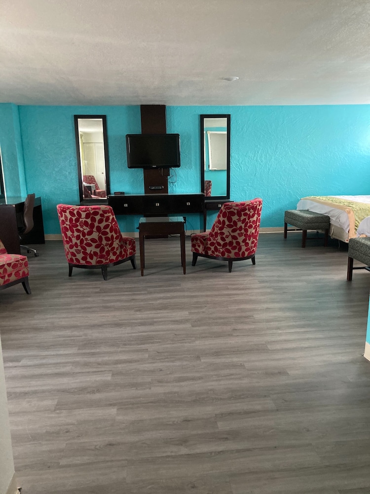 Nampa Inn & Suites 35/46
