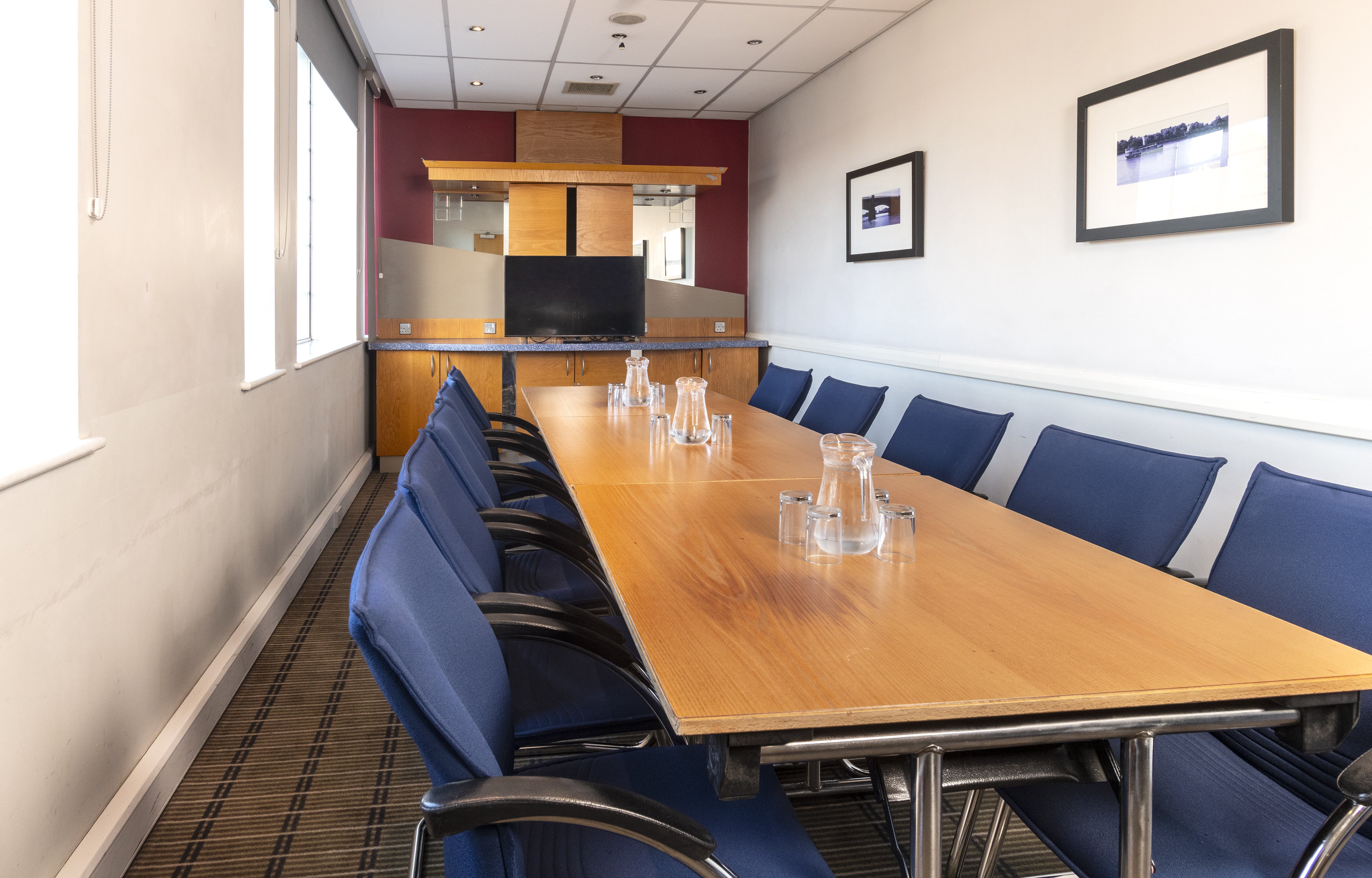 EXPRESS BY HOLIDAY INN CHINGFORD 21/26