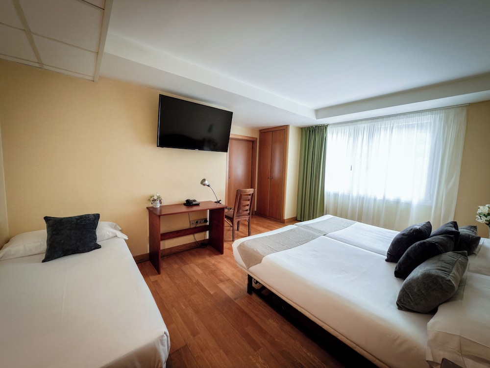 Villa de Ermua Hotel 12/49