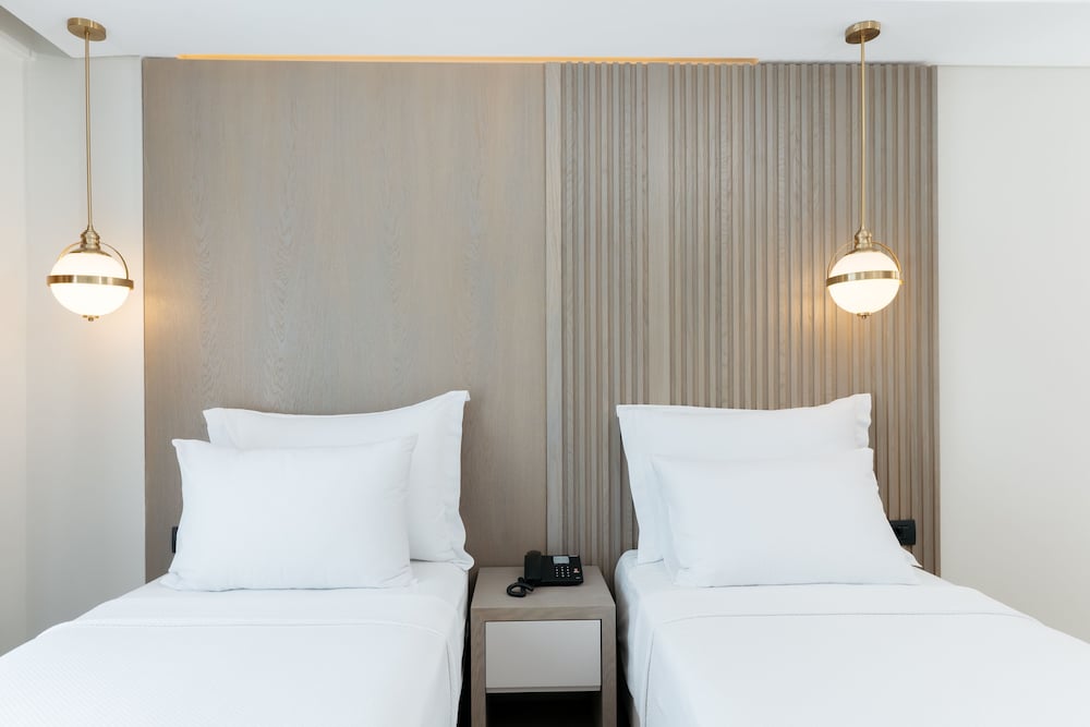 Astrid Hotel 34/63