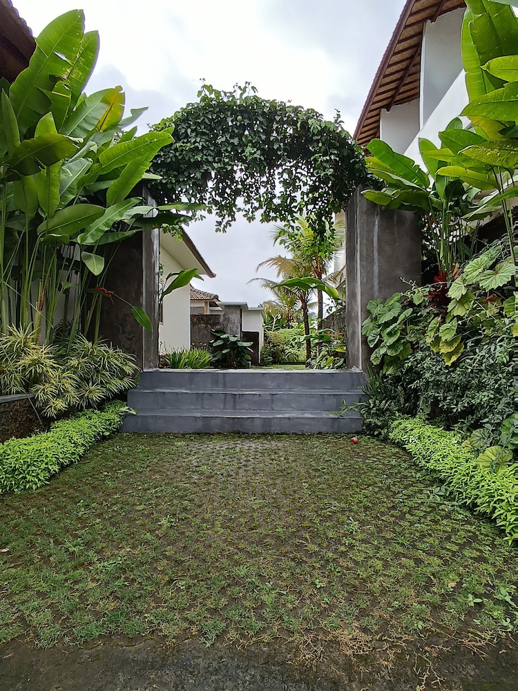 Thantha Serenity Resort 44/47