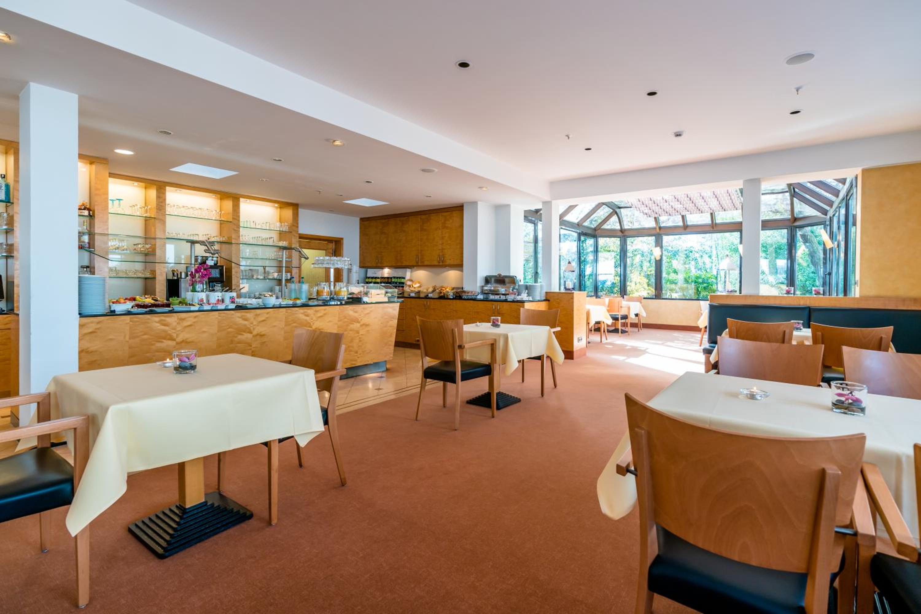 Schlosspark Hotel 36/50
