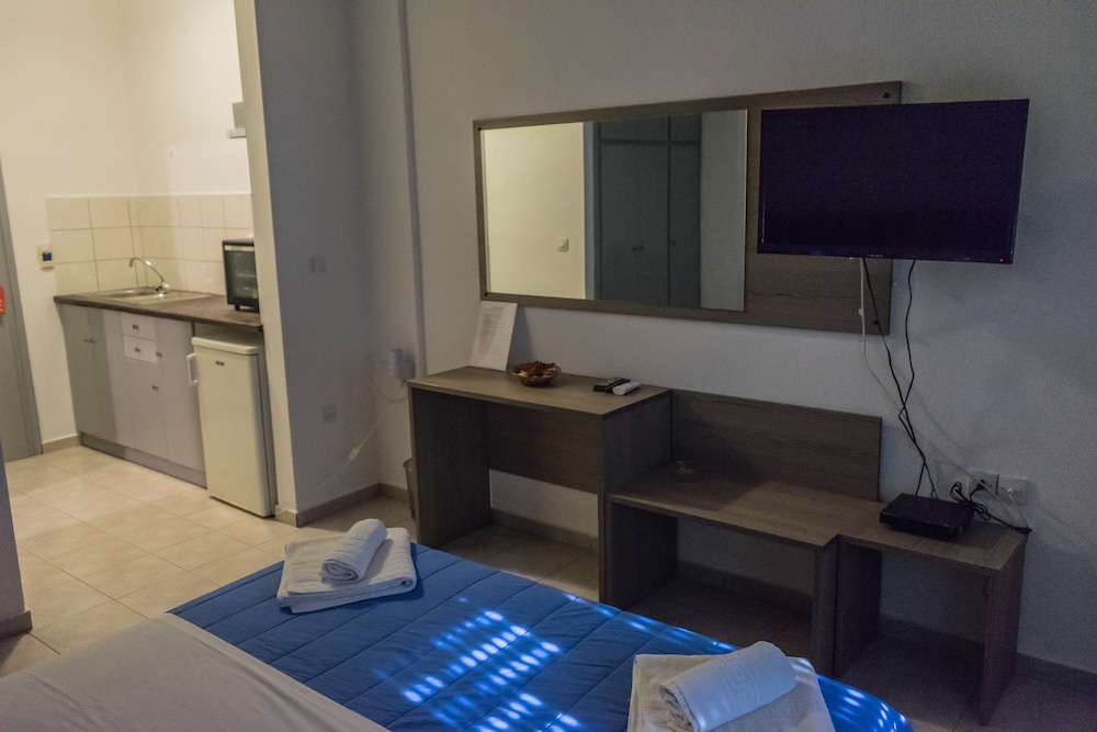 Polykratis Rooms 48/64