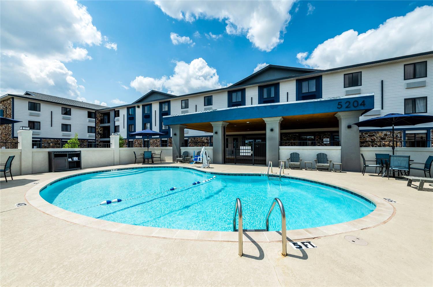 Clarion Pointe Shreveport West 45/45