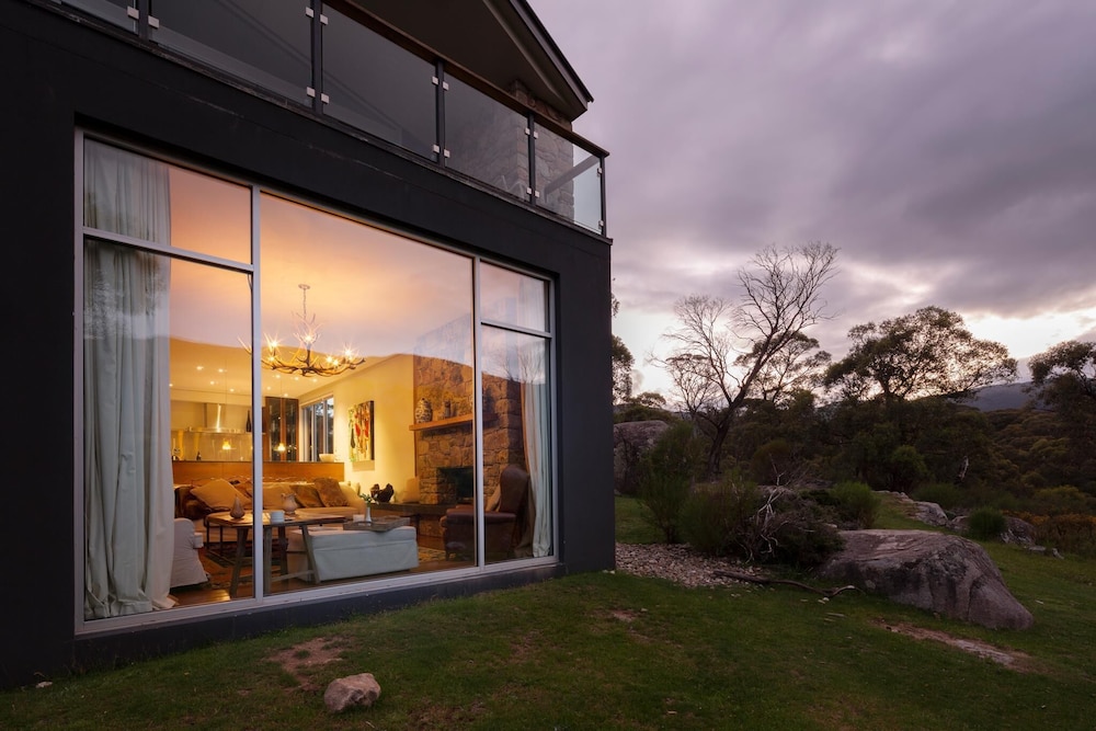 Oaks Lake Crackenback Resort in CRACKENBACK