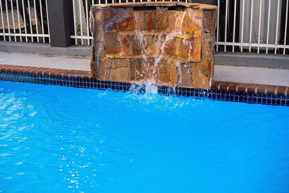 Rodeway Inn & Suites Corpus Christi Northwest 26/42