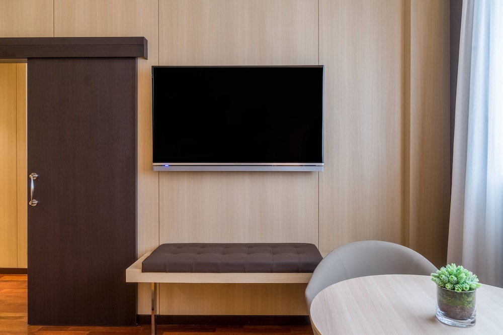 AC Hotel Valencia by Marriott 25/71