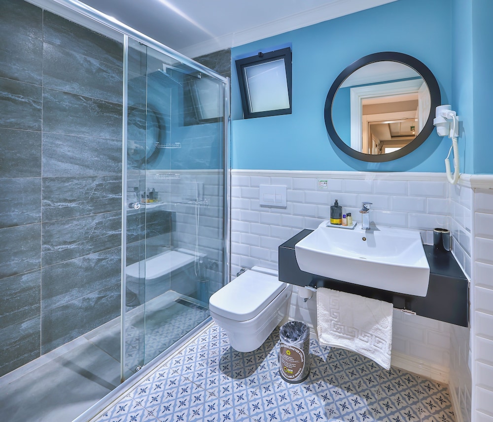 Lale Hotel 47/50