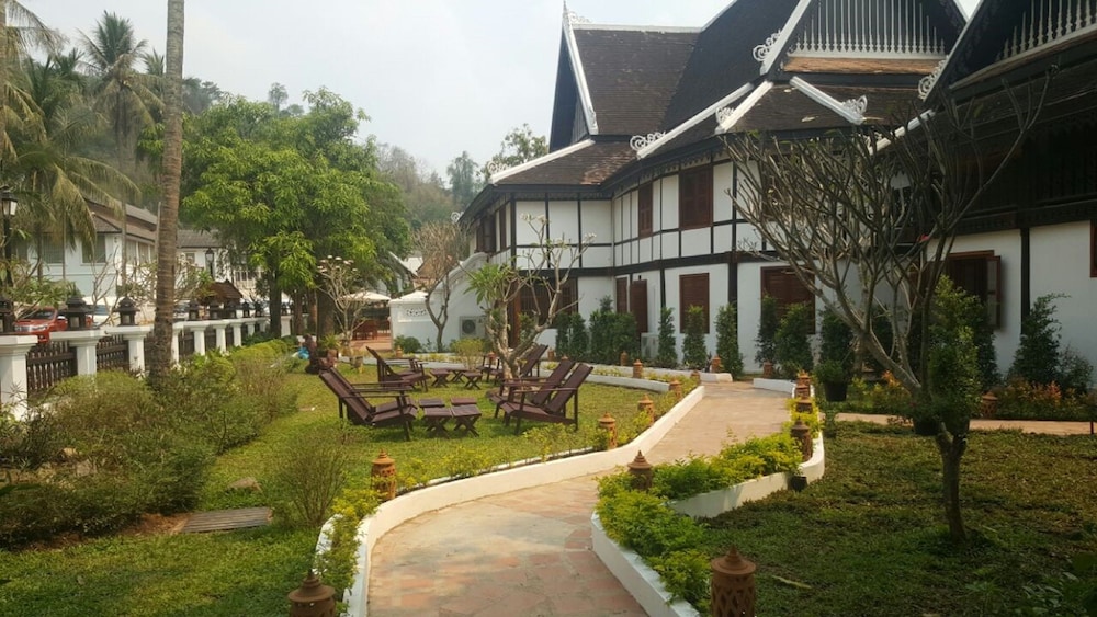 Royal Peacock Boutique Hotel 33/39