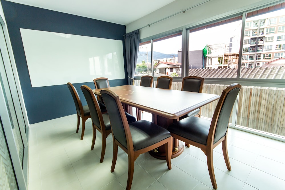Hub53 Coworking & Coliving Space 21/31
