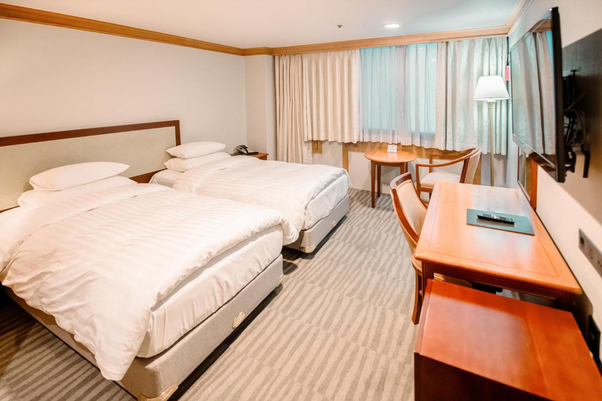 BUSINESS, TWIN BEDS