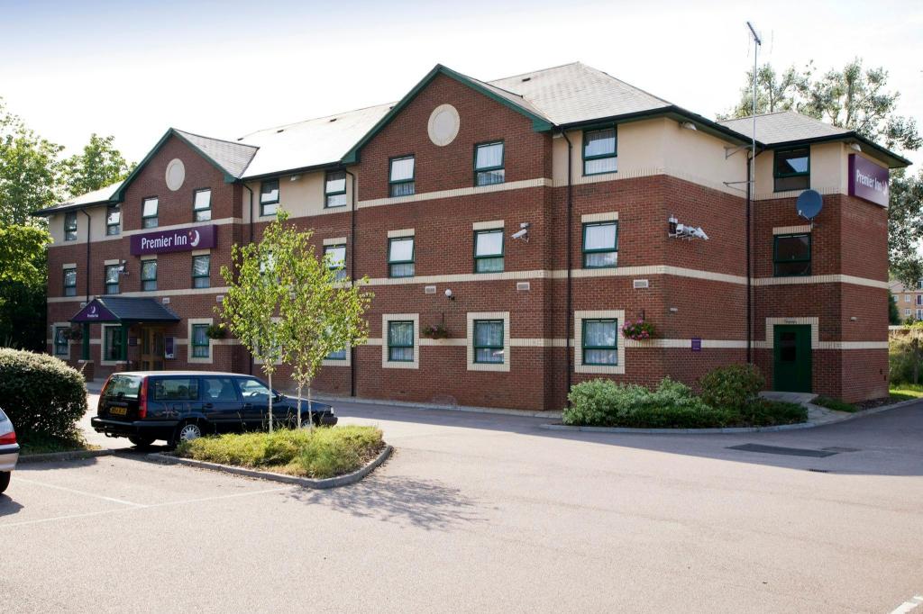 Premier Inn Watford North 7/24