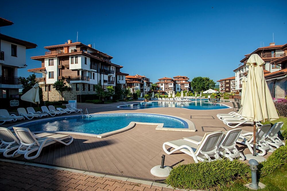 Saint Thomas Holiday Village 44/50