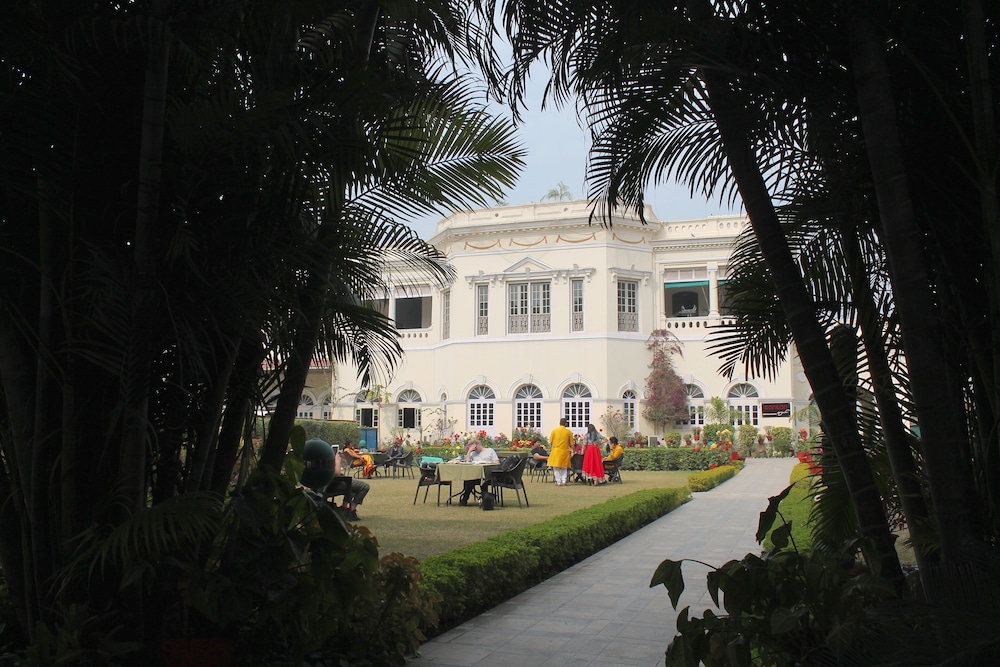 Surya Hotel 5/74