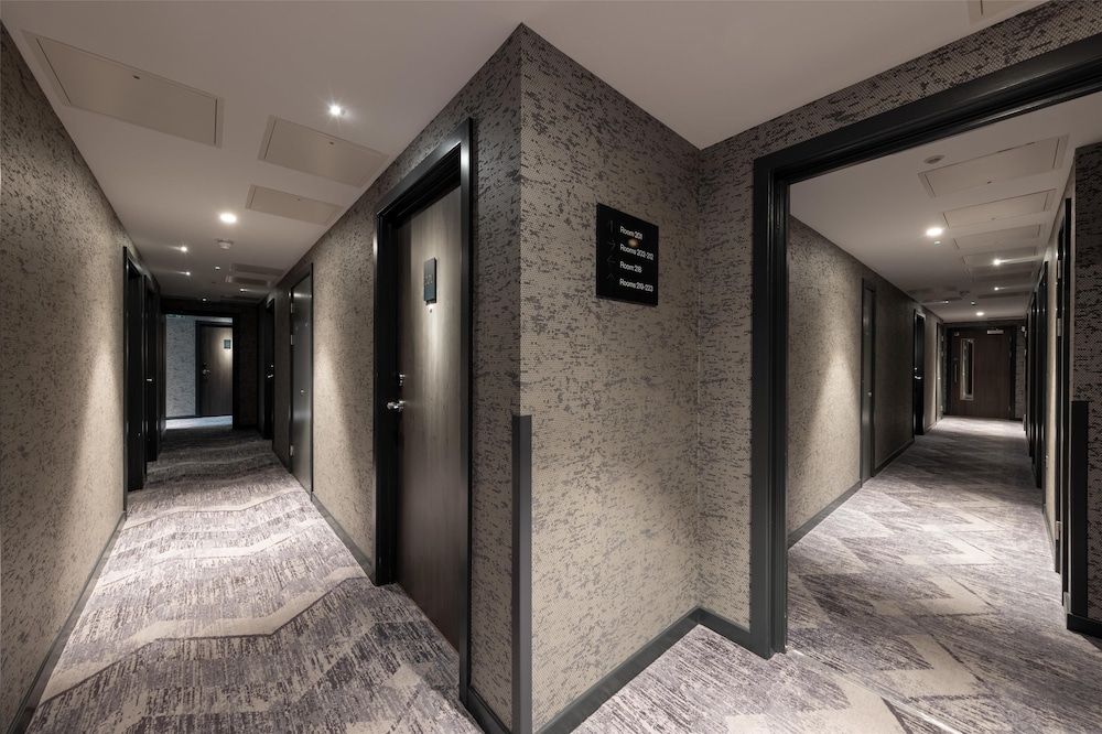 River Ness Hotel, a member of Radisson individuals 8/64
