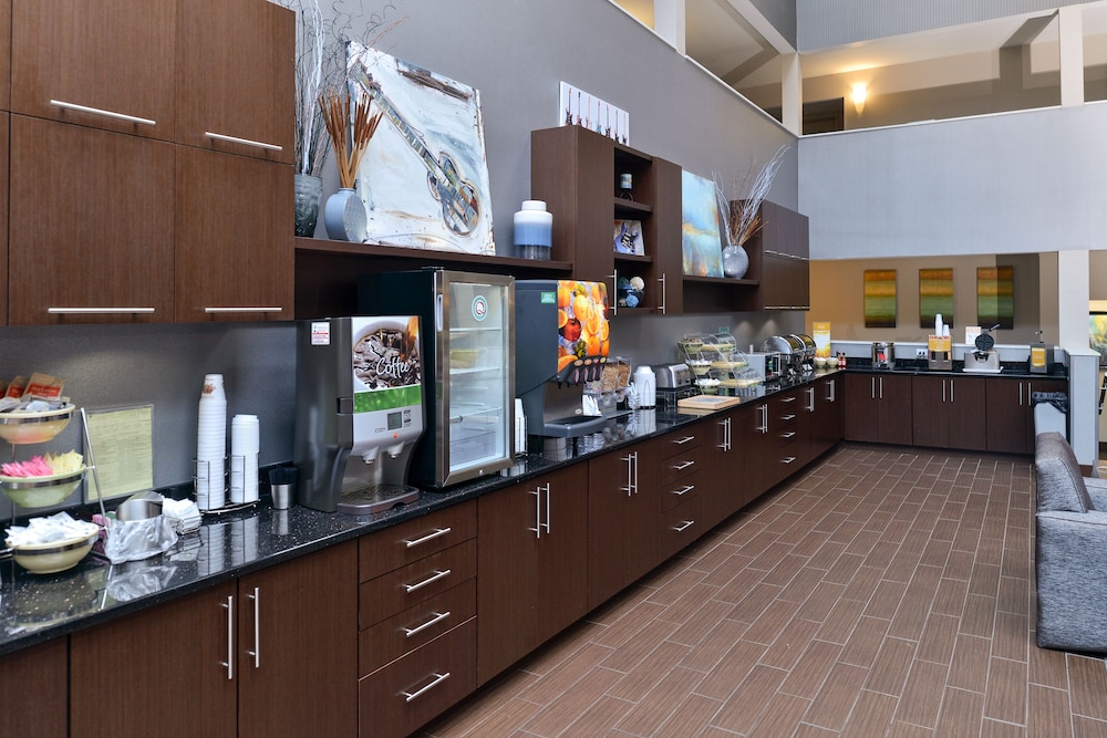 Quality Suites Nashville Airport 7/50