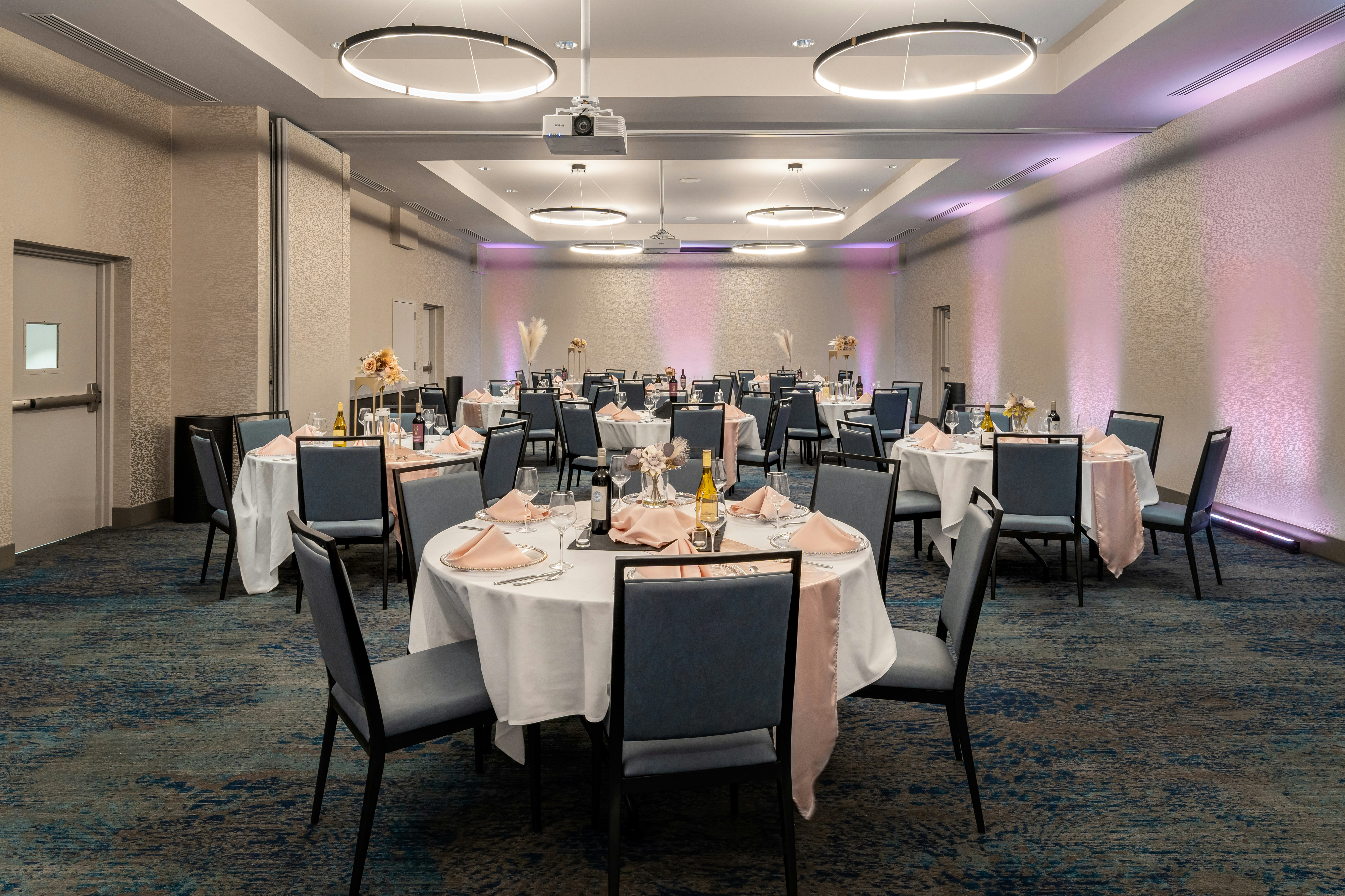DoubleTree by Hilton Sioux City 23/24