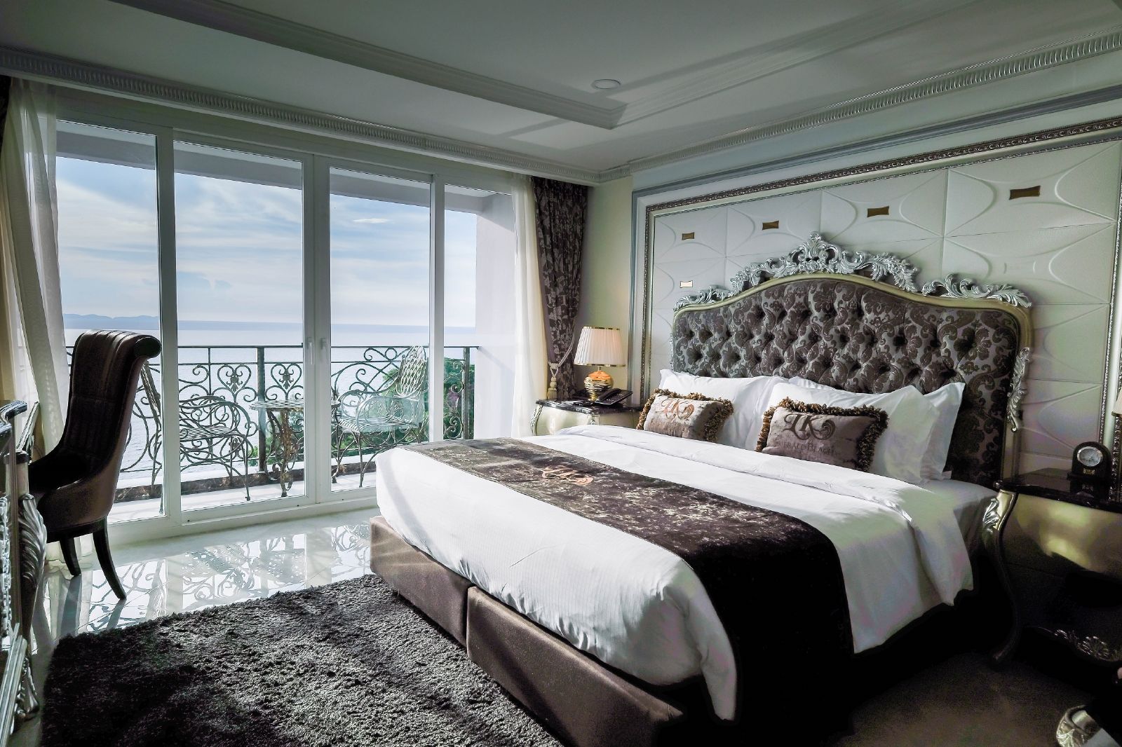 Deluxe, Double Bed, Sea View