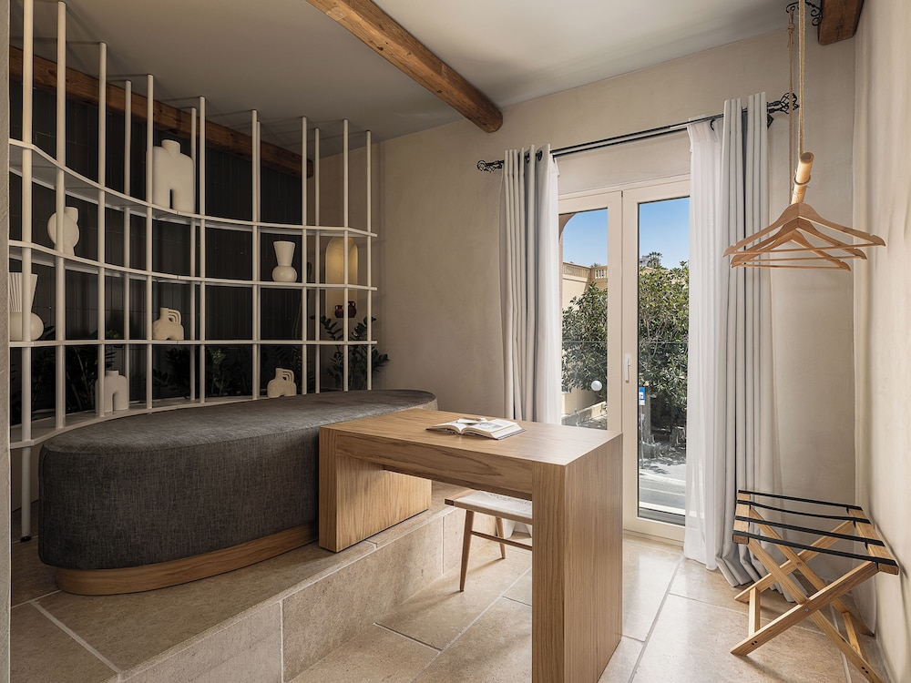The Theodore Boutique Hotel 28/50