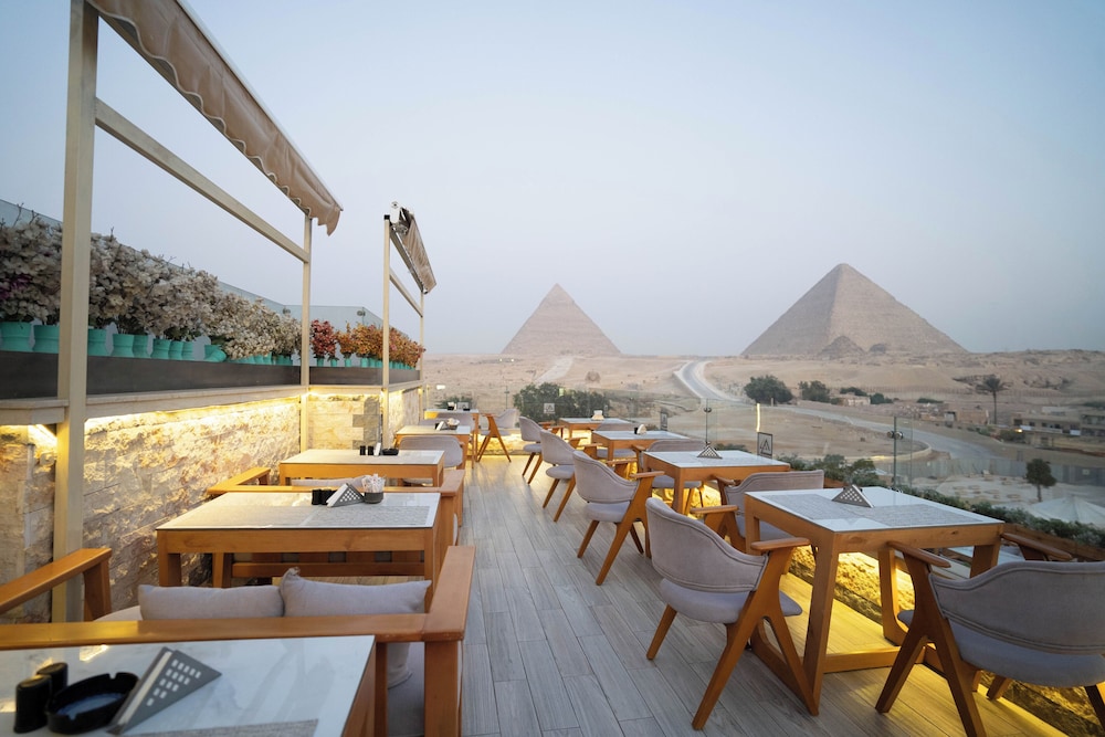 Great Pyramid Inn 44/50