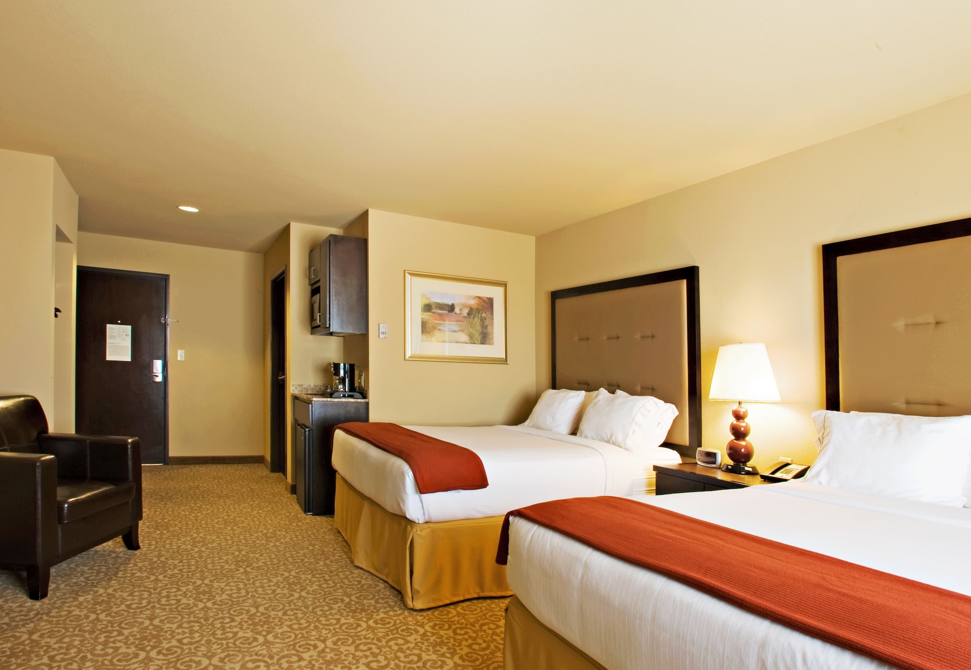 Standard, 2 Queen Beds, Extra Floor Space
