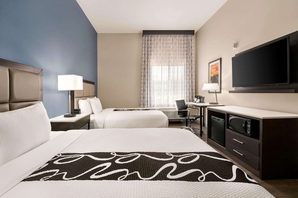 La Quinta Inn & Suites by Wyndham San Bernardino 13/45