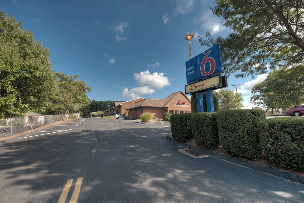 Motel6 Branford, CT - New Haven 53/58