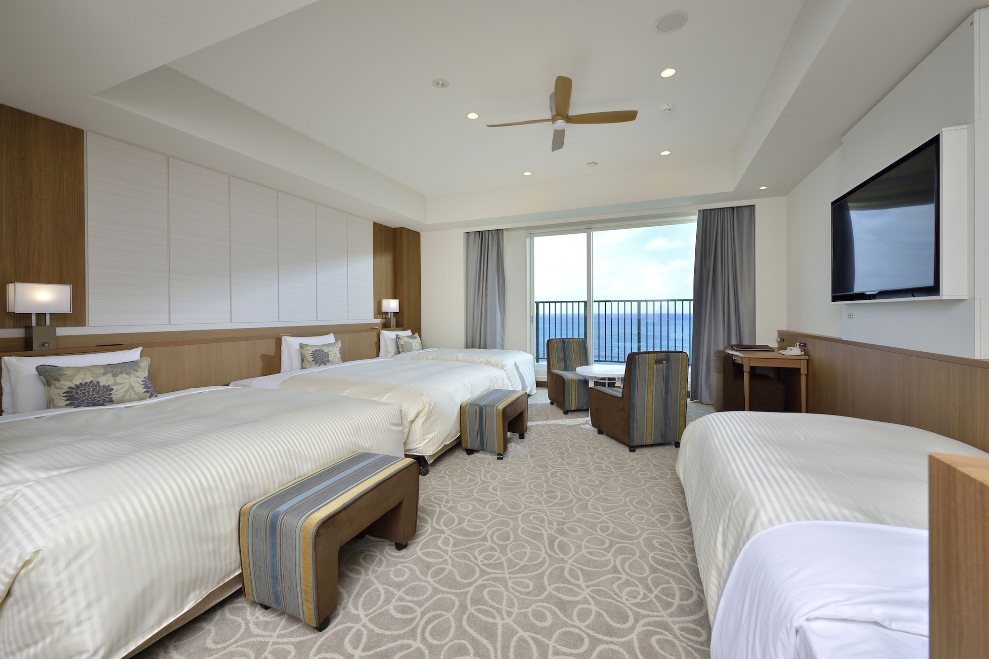 Sunset, Junior Suite, Quadruple, 4 Beds, 2 Queen Beds, Trundle Bed, Ocean Front, Annex