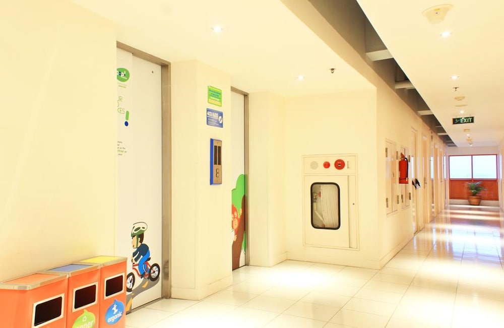 Lobby at Pop Hotel Festival Citylink Bandung, BANDUNG