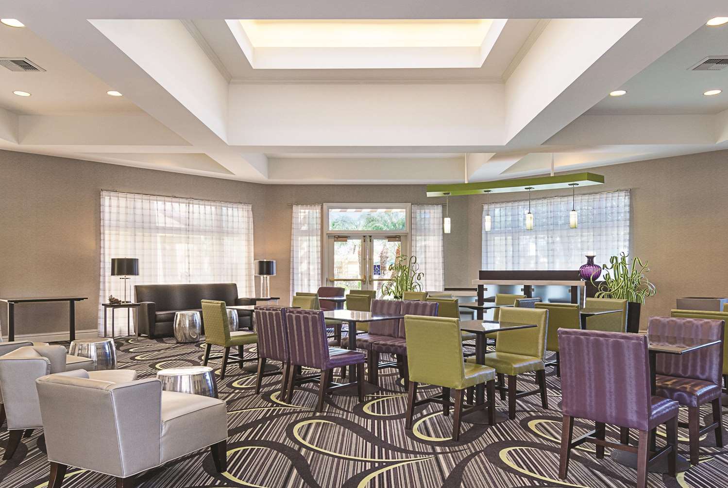 La Quinta Inn & Suites by Wyndham Ontario Airport 39/58