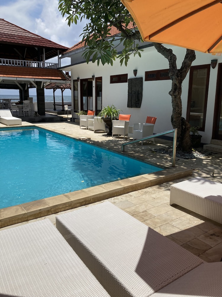 Villa Agung Beach Inn 58/65