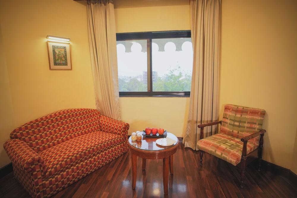 Ambassador Ajanta 49/73