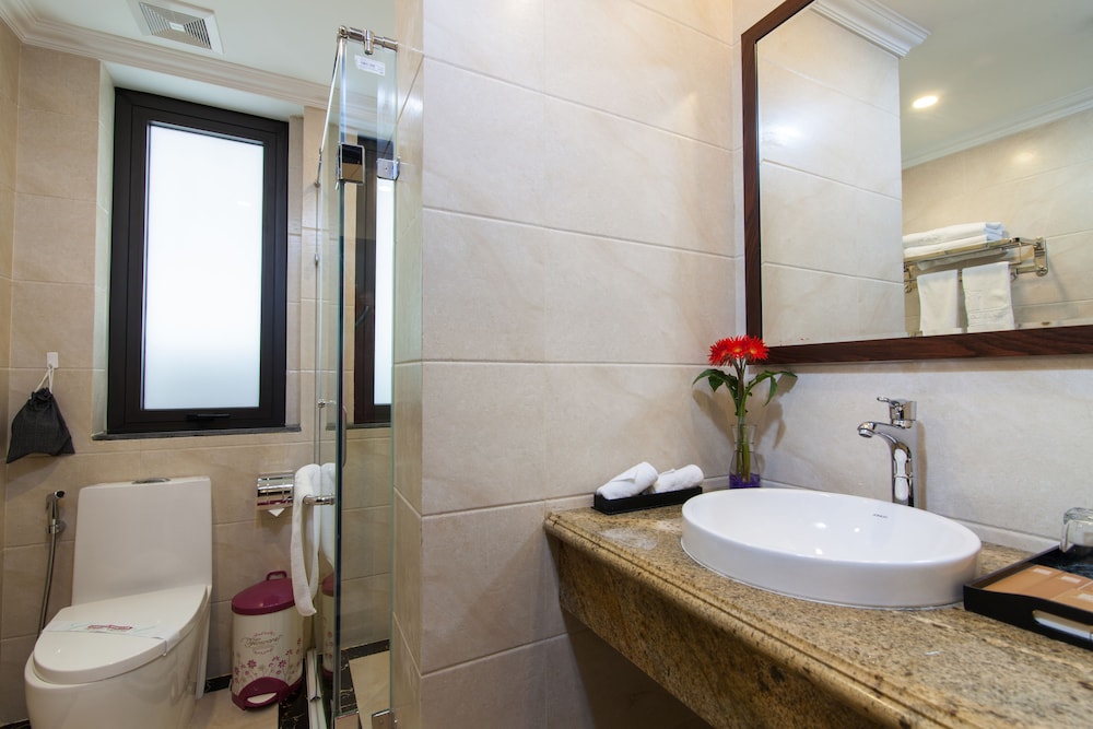 Hanoi Central Hotel & Residences 18/65