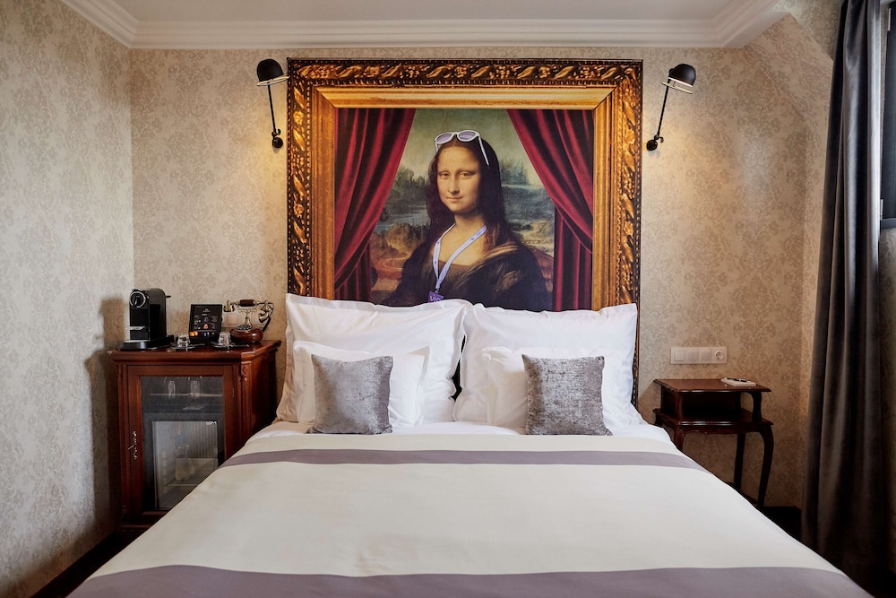 Mystery Hotel Budapest 22/66