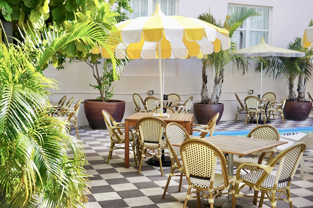 Clinton Hotel South Beach 54/64