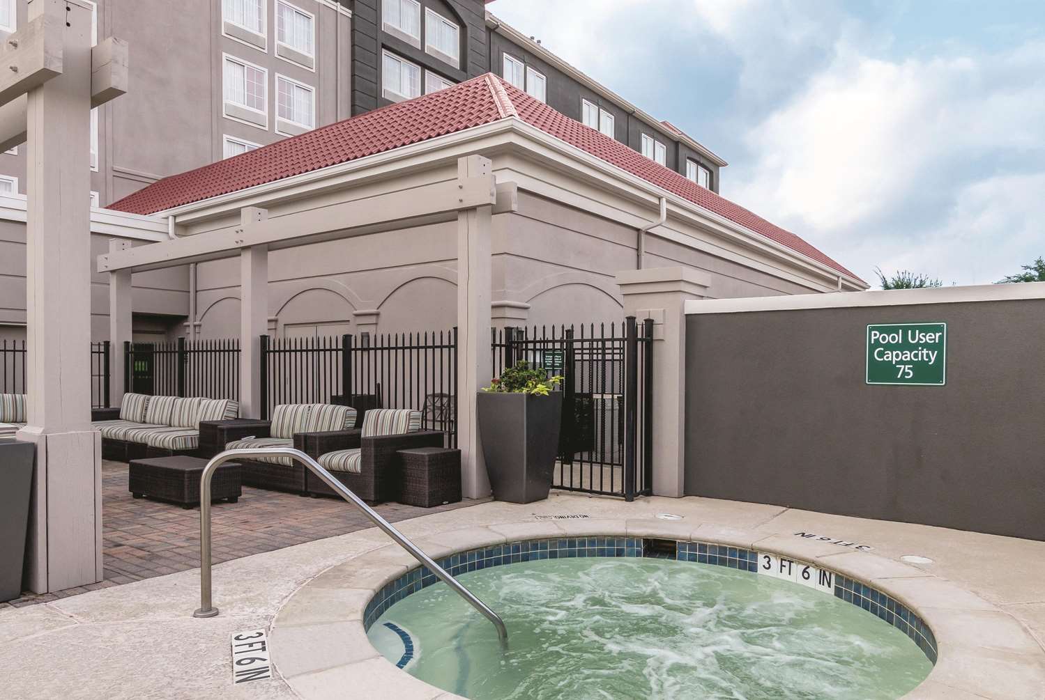 swimming pool spa