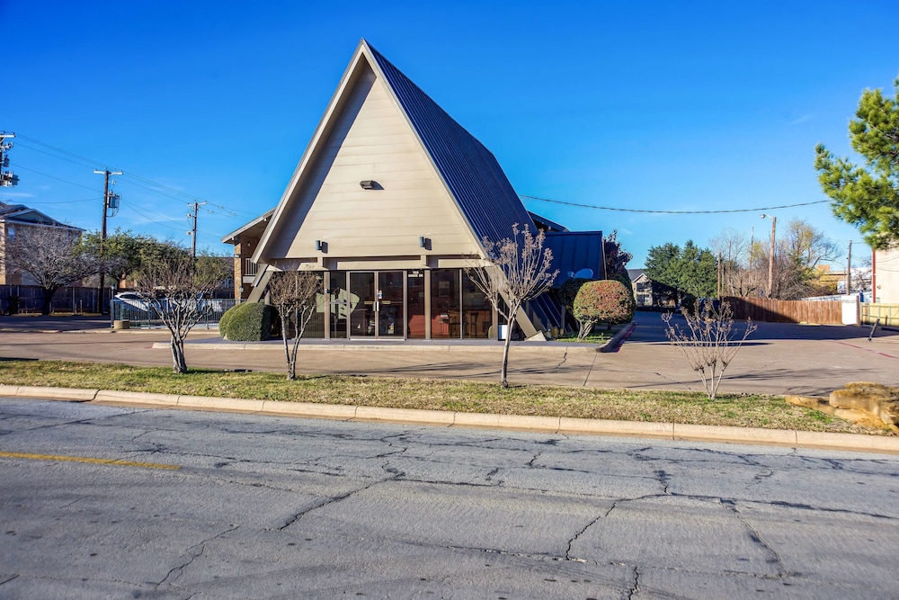 阿灵顿帕克威酒店(Motel6 Arlington, TX - UTA) 图片2